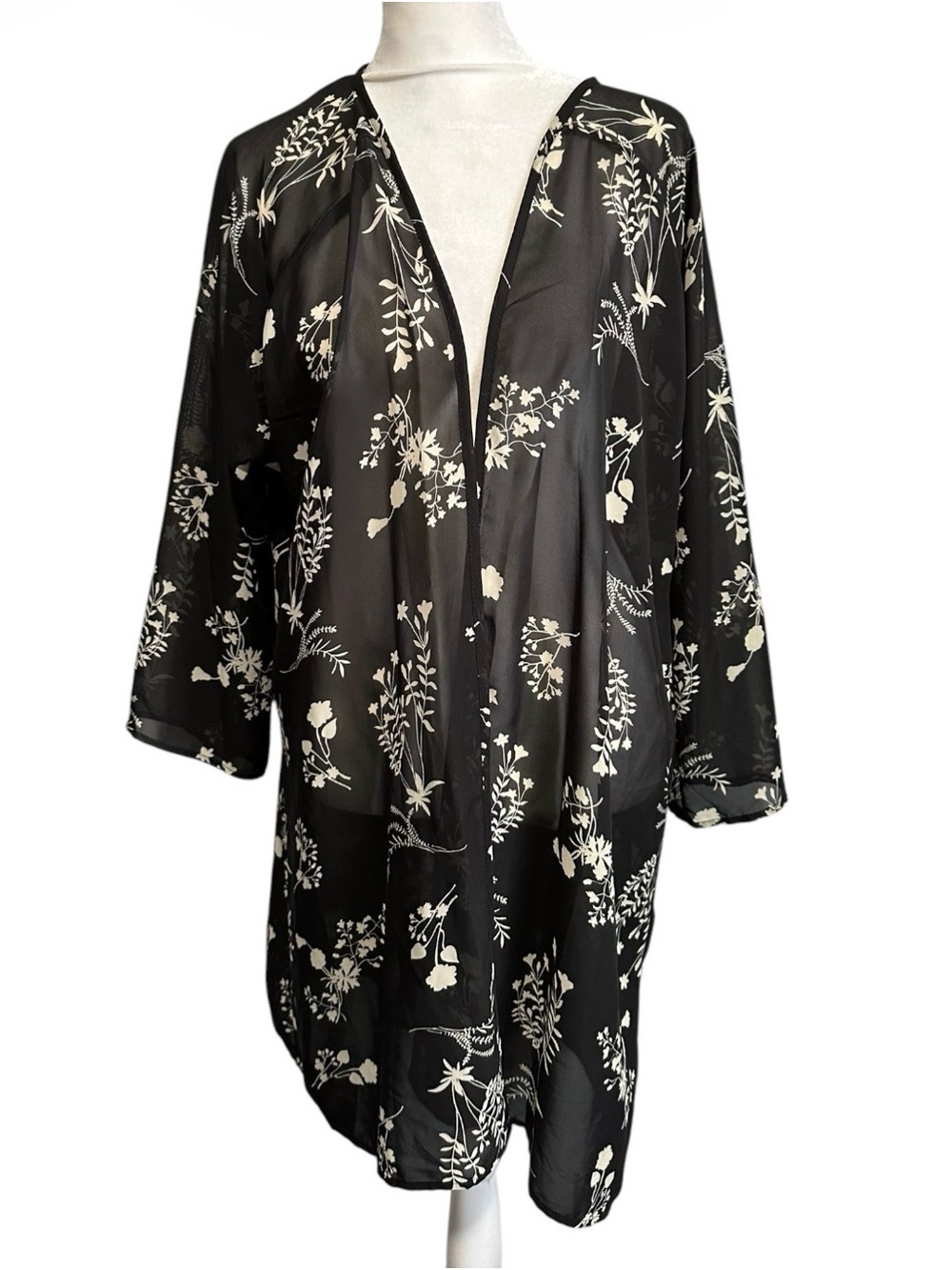 Liberty Love Sheer Floral Kimono Robe - Black & Cream size S